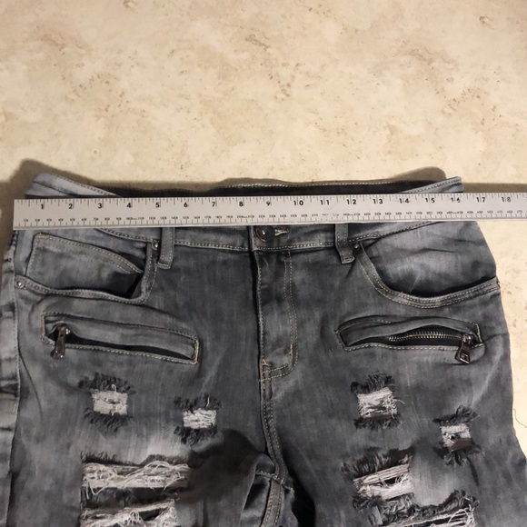 Men’s 34 Crysp Denim grey in color - Picture 6 of 14